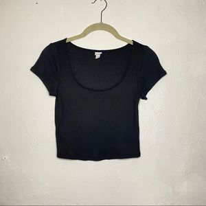 Cropped tee